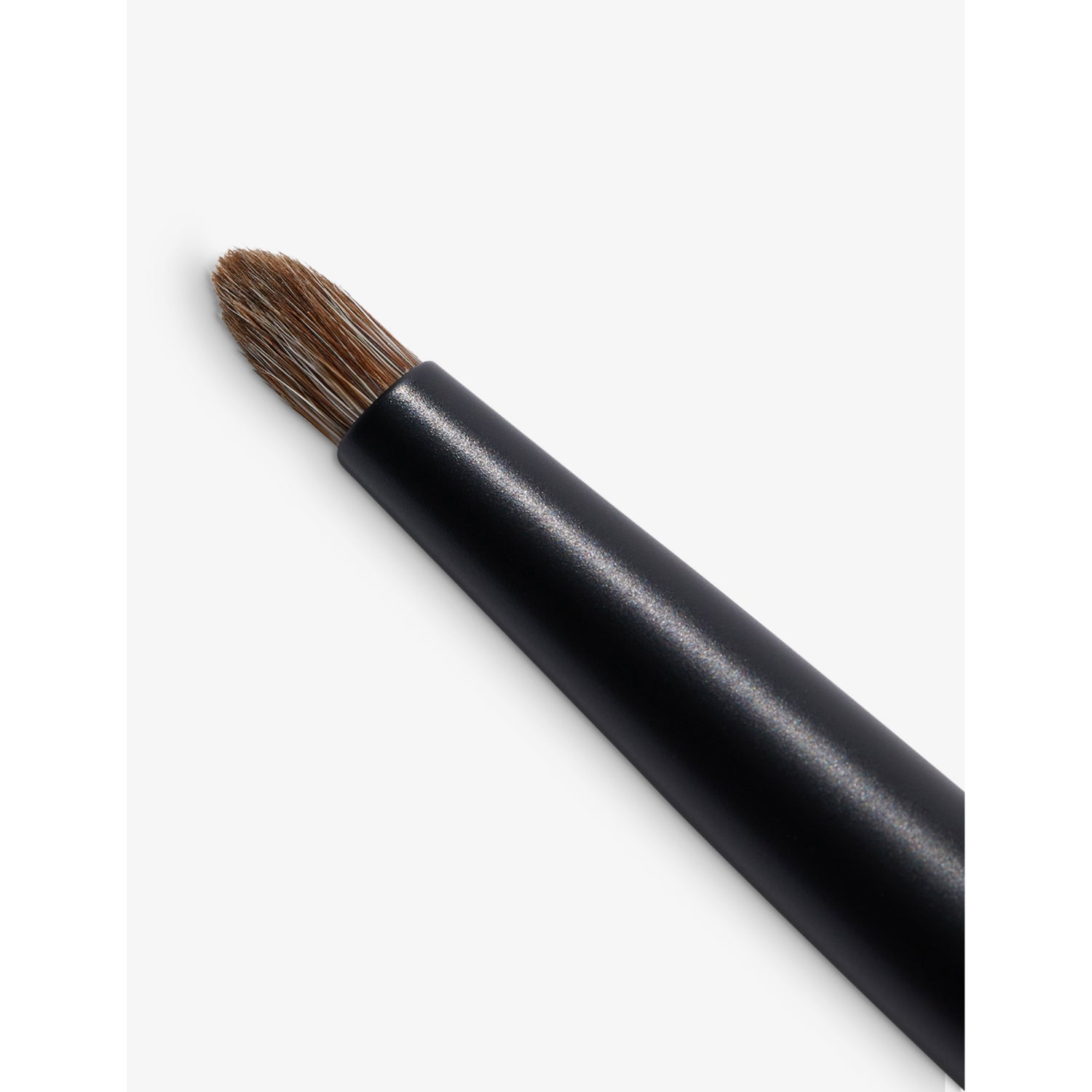 Lisa Eldridge seamless blend brush No.15, imported from the UK
