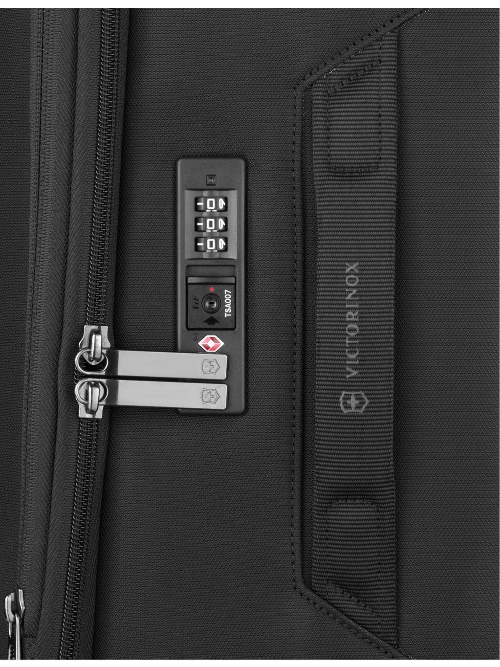 Victorinox Crosslight large softside suitcase 76cm, UK version