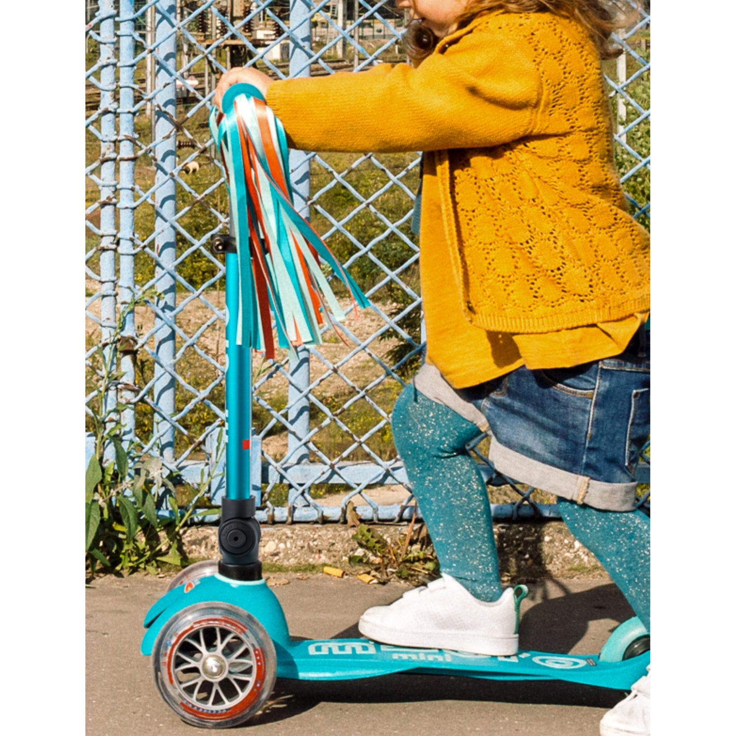 Micro Scooters foldable LED scooter for kids, UK version