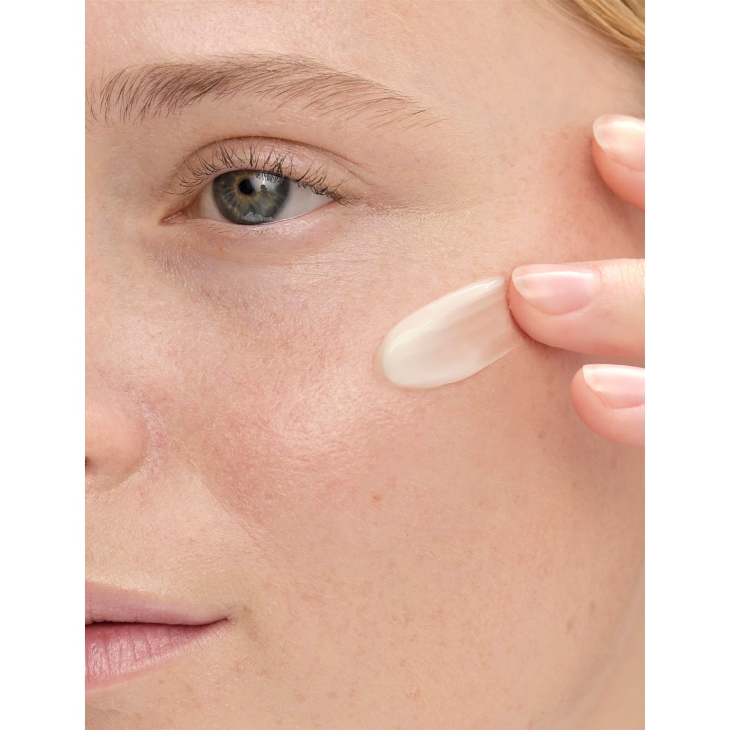 Prada Augmented Skin The Cleanser 125ml, imported from the UK
