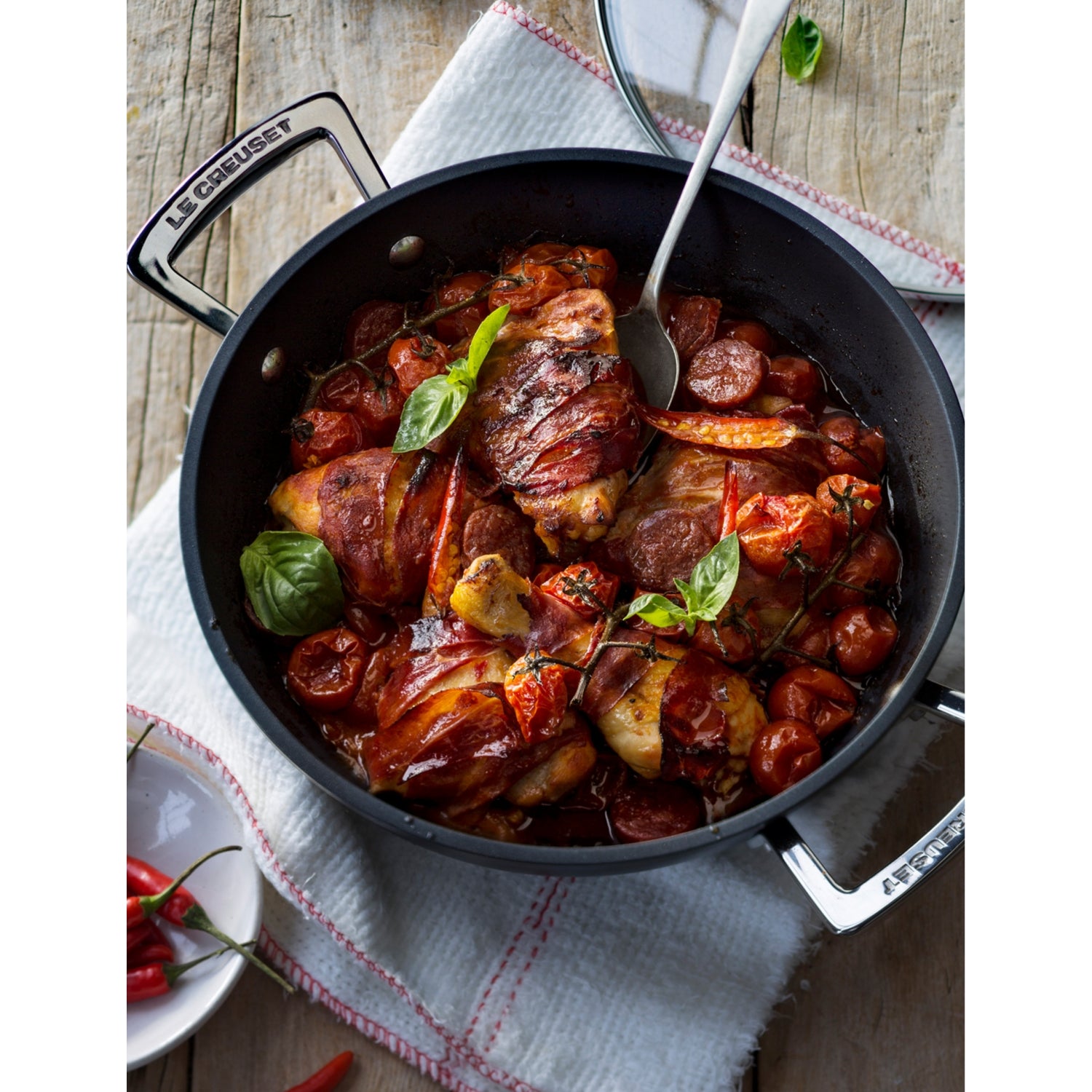 Le Creuset non-stick casserole 30cm with glass lid, imported from the UK
