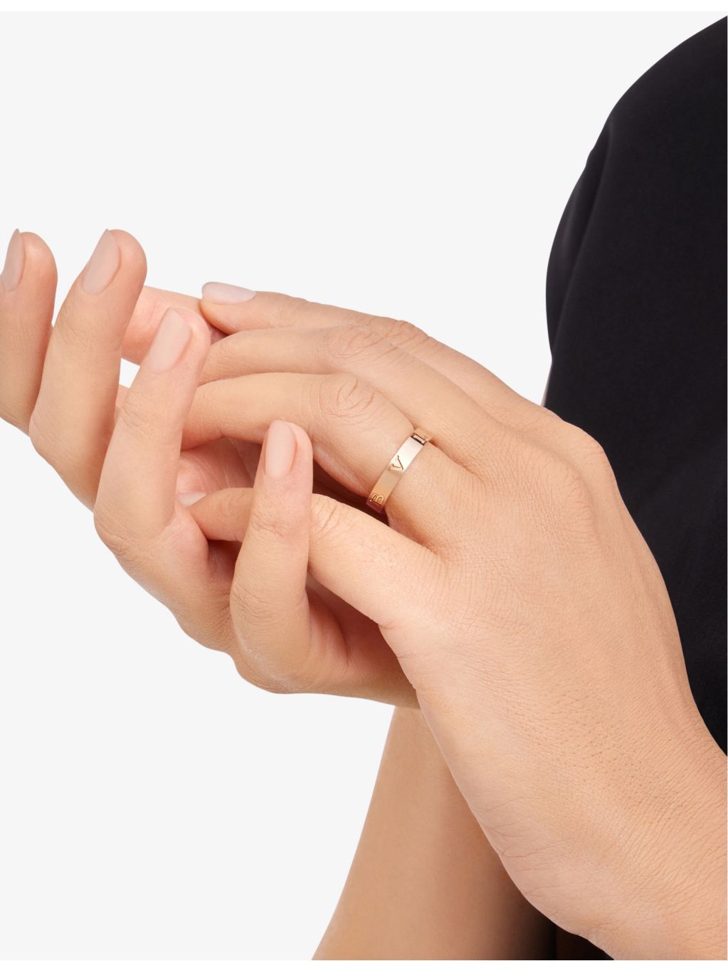 Bvlgari B.zero1 18ct rose-gold ring (British brand)
