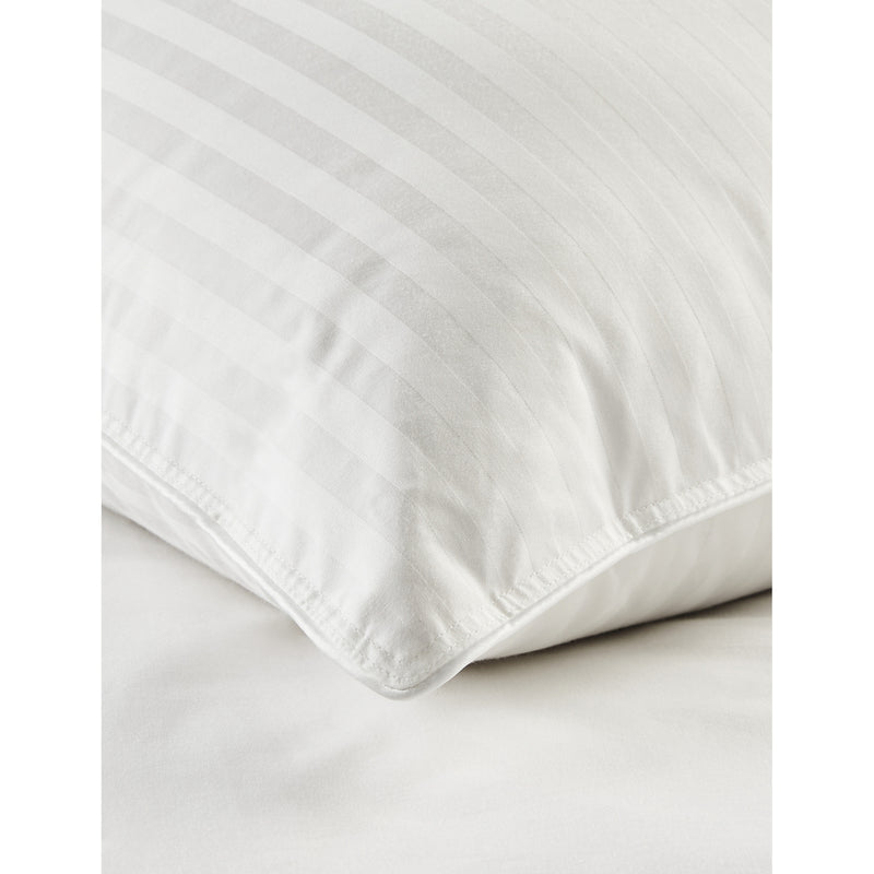 The White Company down pillow 50x75cm, UK version