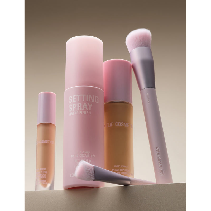 Kylie by Kylie Jenner foundation brush, UK version