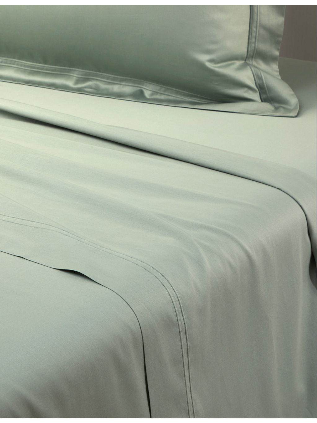 Yves Delorme bordered cotton double flat sheet, imported from the UK