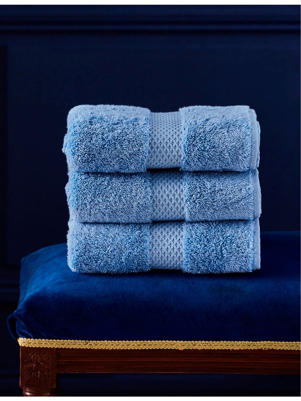 Yves Delorme Etoile Azur bath sheet super-king (British brand)