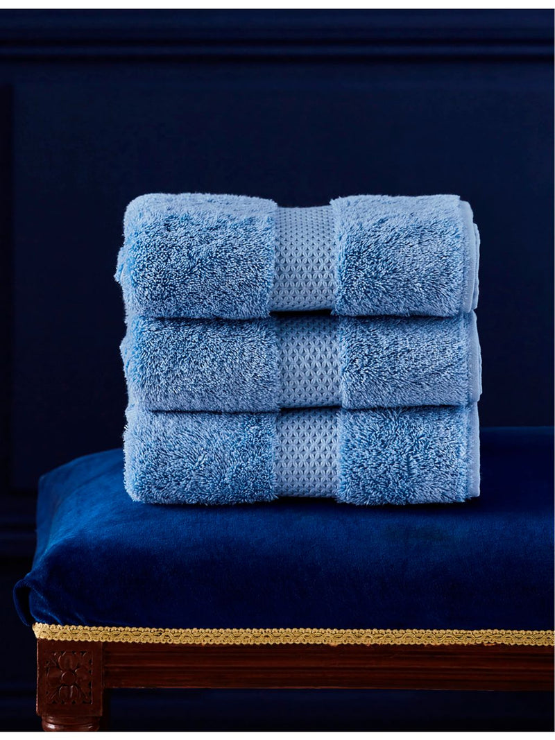 Yves Delorme Etoile Azur bath sheet super-king (British brand)