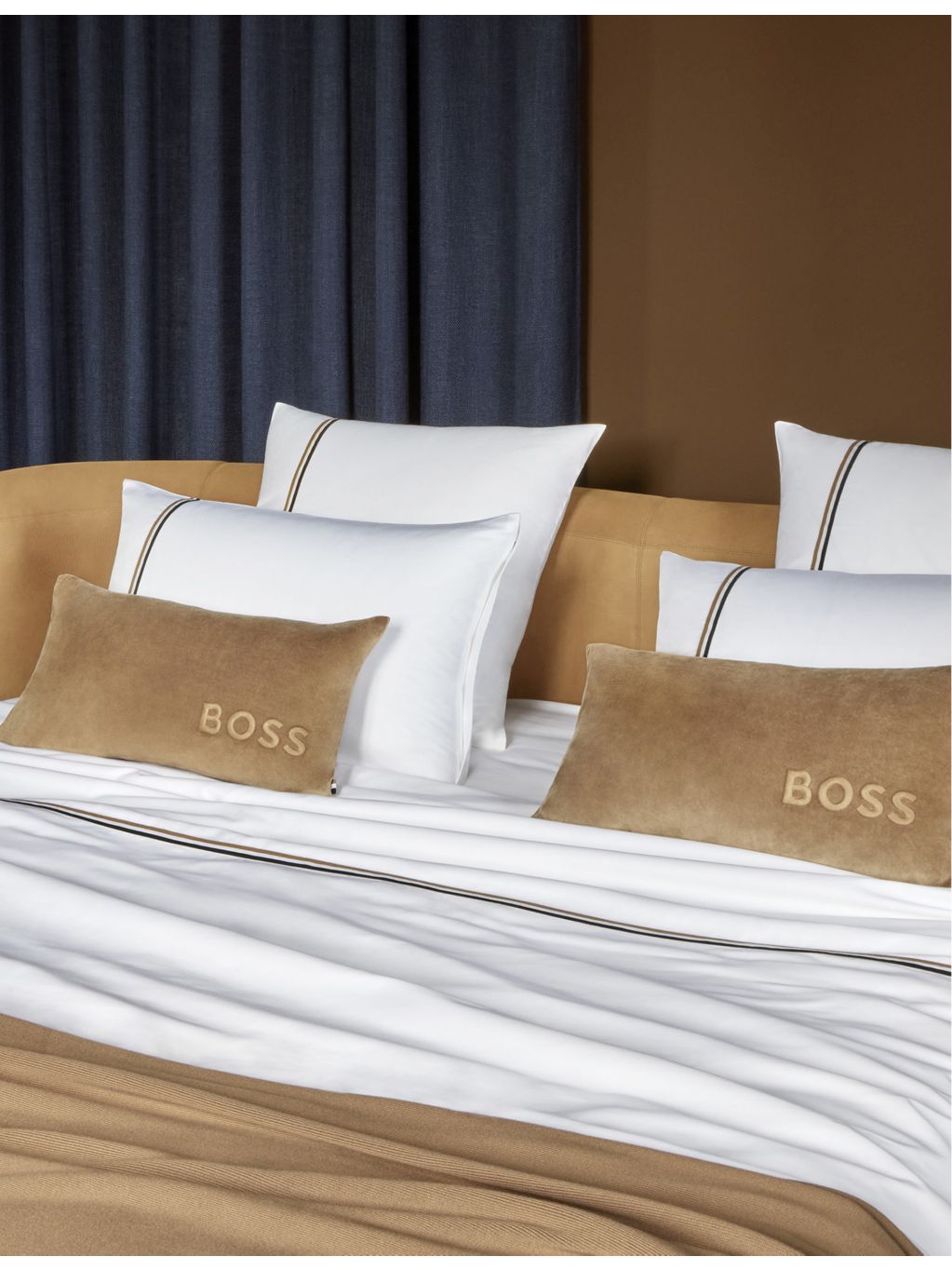 BOSS B-linea cotton fitted sheet contrast piping - British product