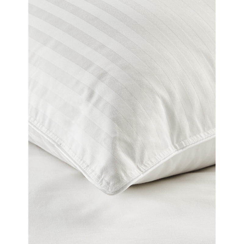 The White Company goose-down pillow standard 50x75cm, UK version