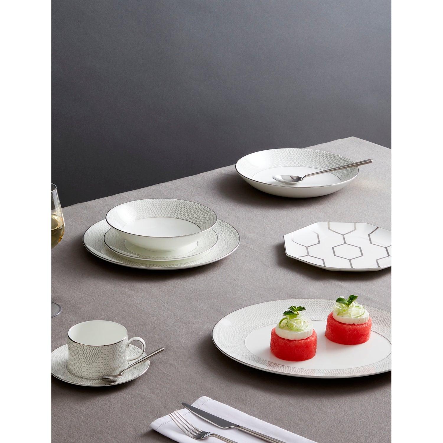 Wedgwood Gio Gold Platinum bone china oval dish 26cm - British product