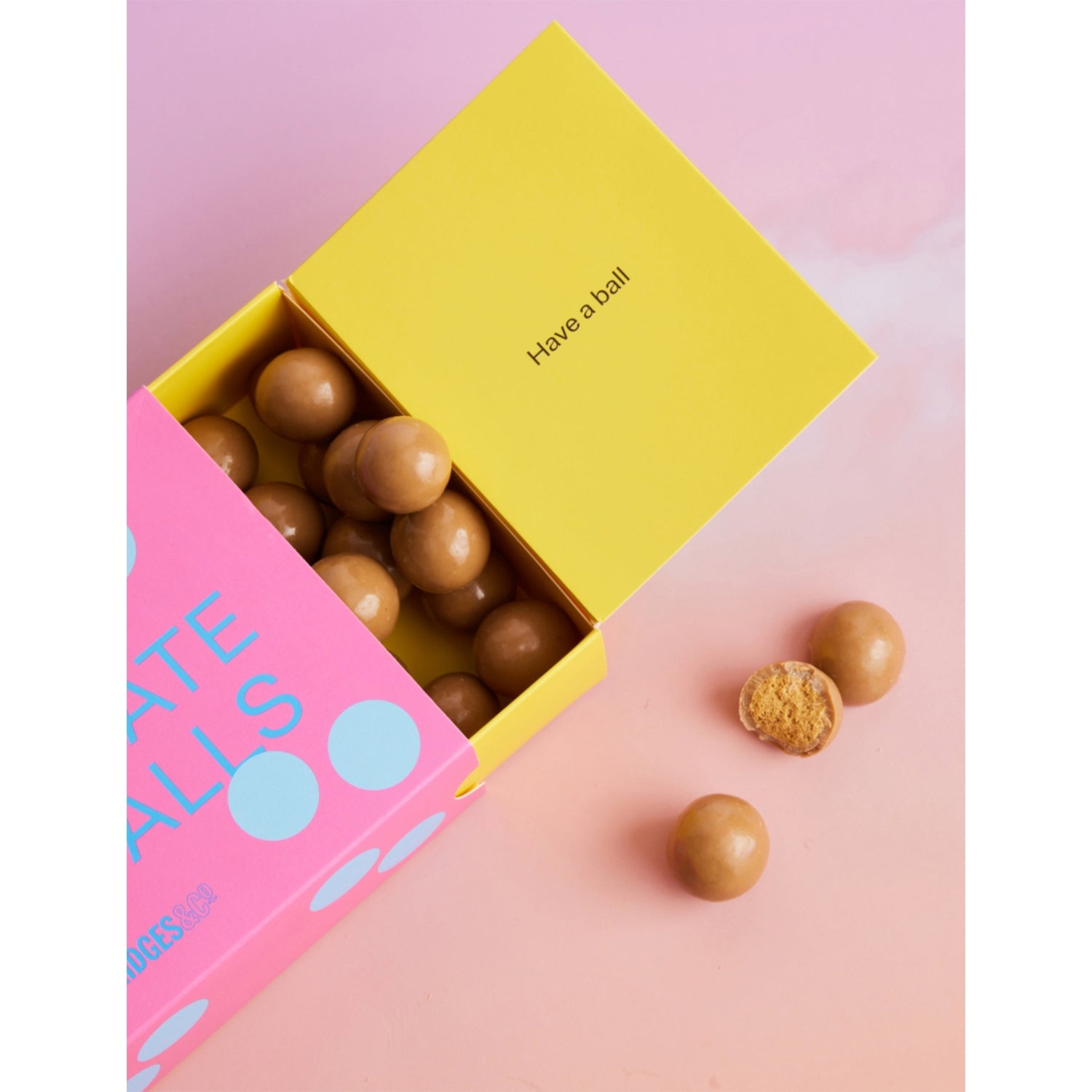 Selfridges Selection Prosecco Rosé Brut giftbox with malt balls, from the UK