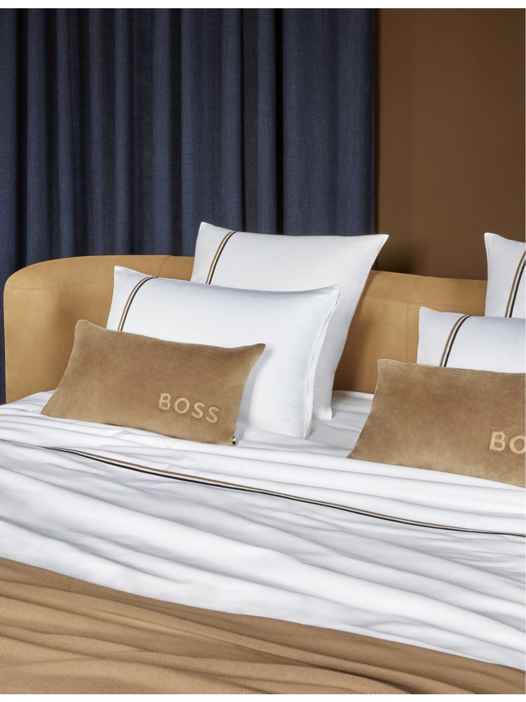 BOSS stripe-print cotton pillowcase 65cm x 65cm, UK version