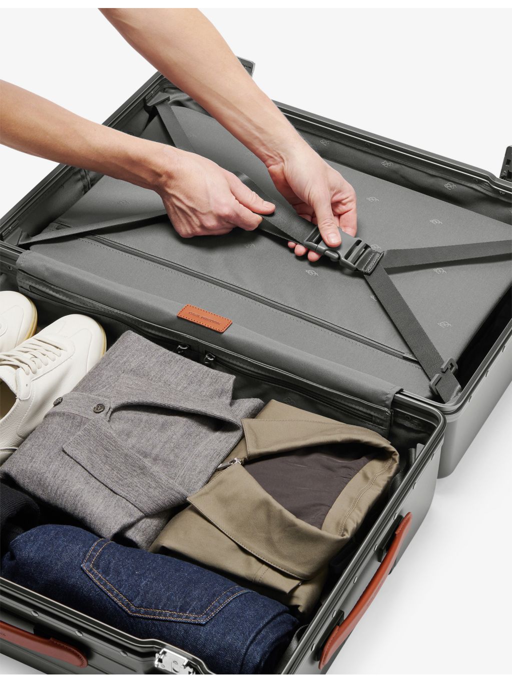 Carl Friedrik check-in suitcase 65cm polycarbonate (British brand)