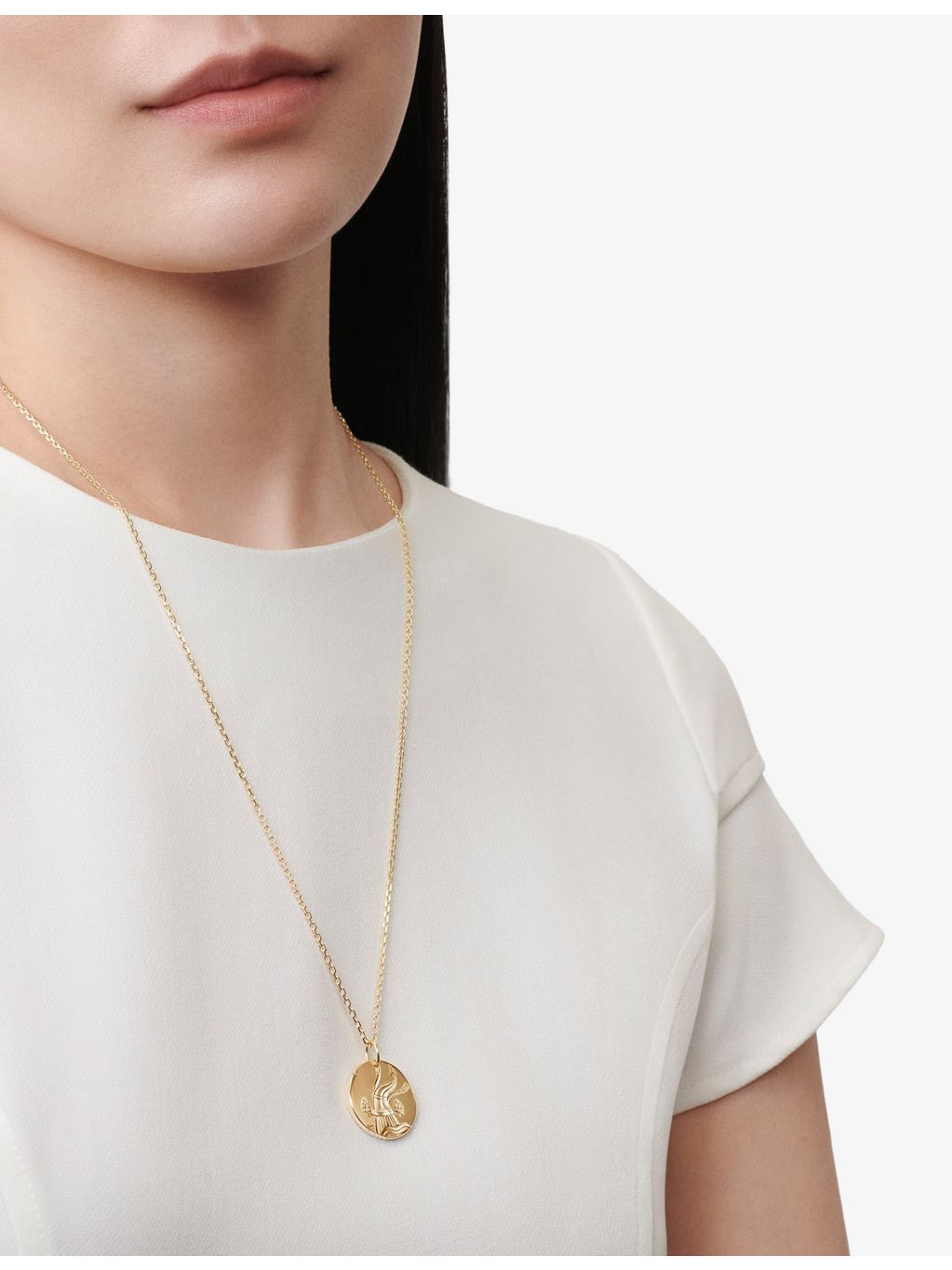 Van Cleef & Arpels 18ct yellow gold zodiac medal - British product