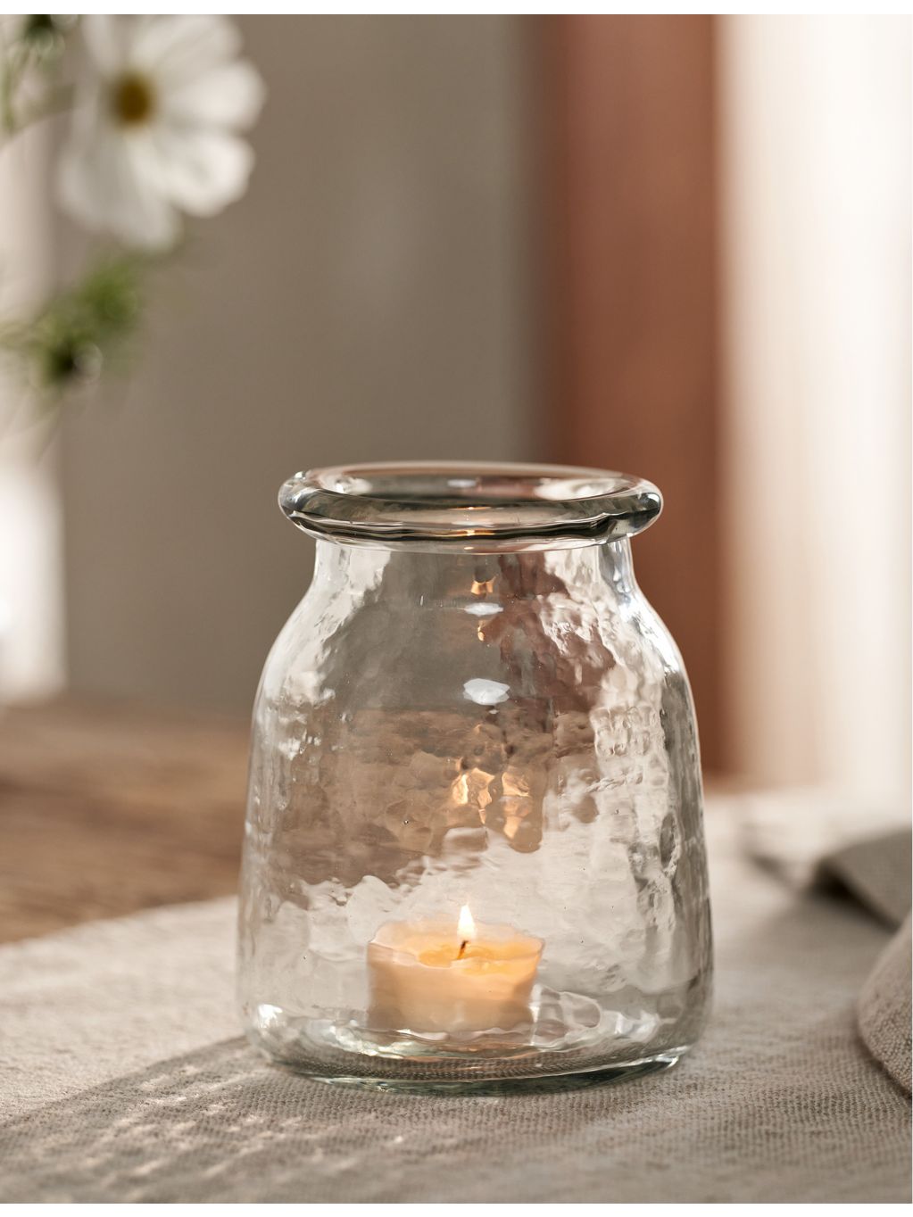 The White Company Jago medium hammered-glass tealight holder 13cm - British product