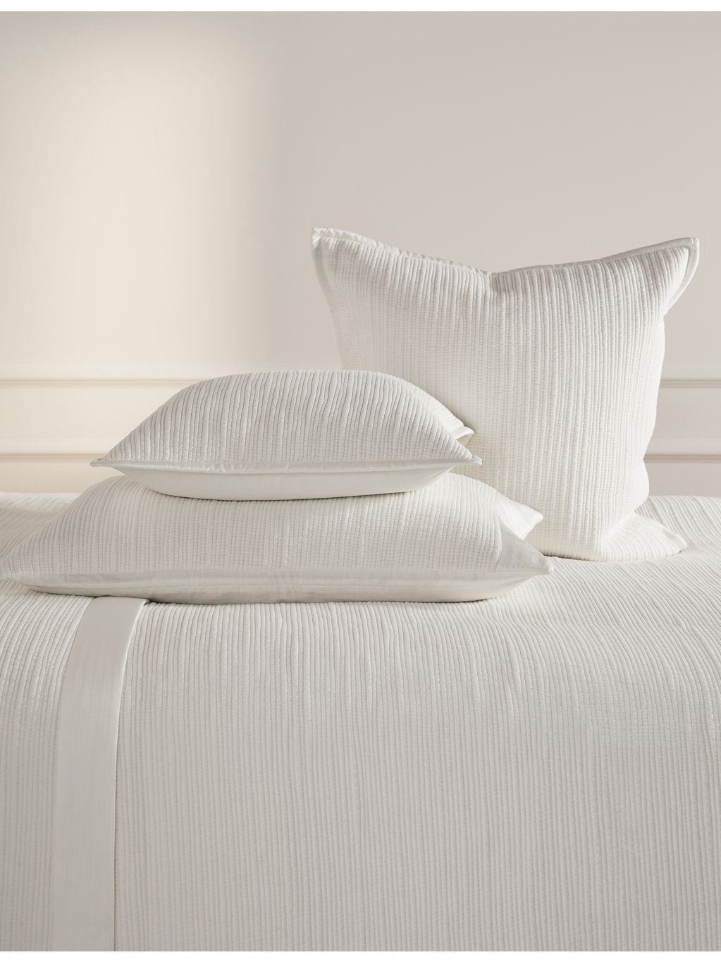 The White Company Belgravia medium cotton cushion 50cm - British product