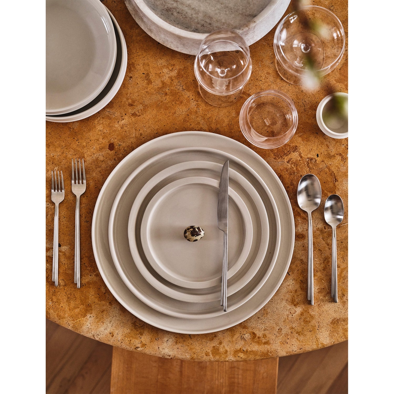 Serax Kelly Wearstler Dune small porcelain plate set (British brand)