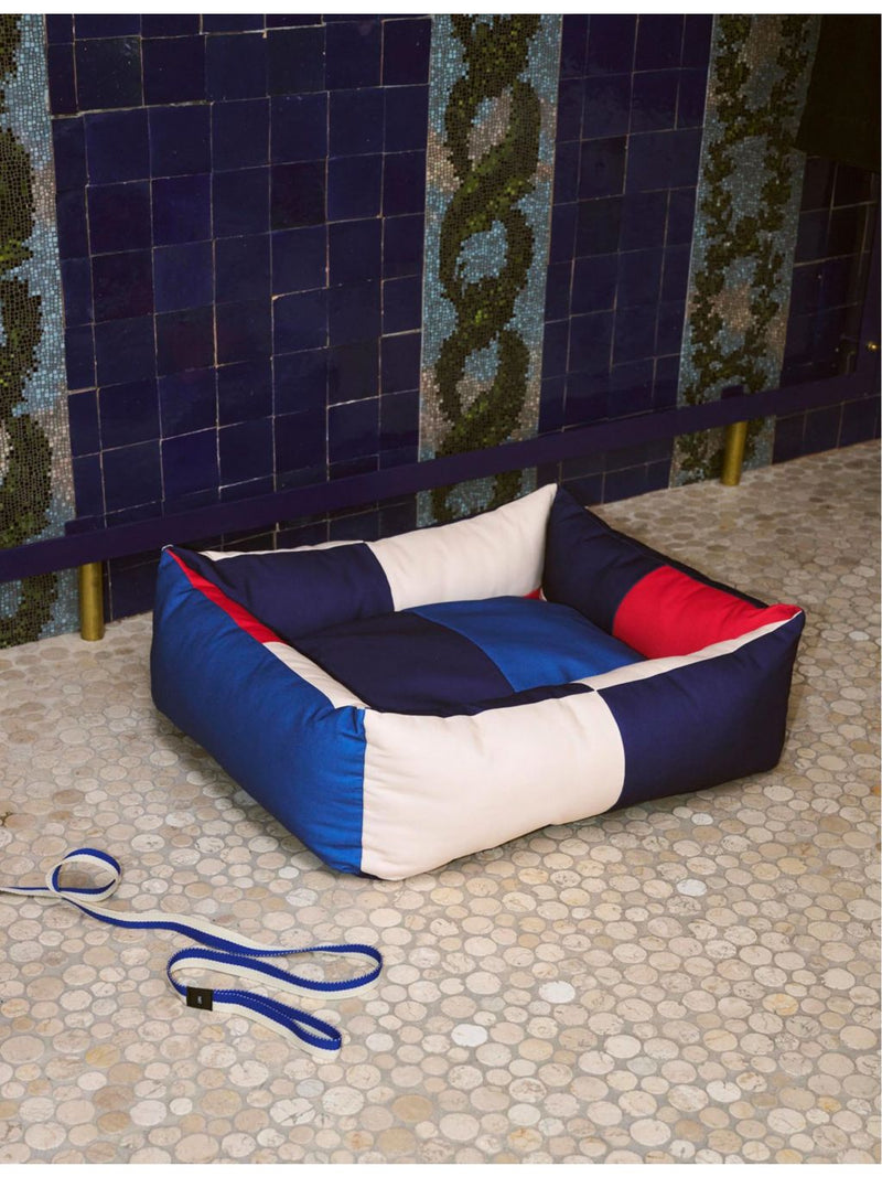 HAY colour-block medium dog bed, UK version