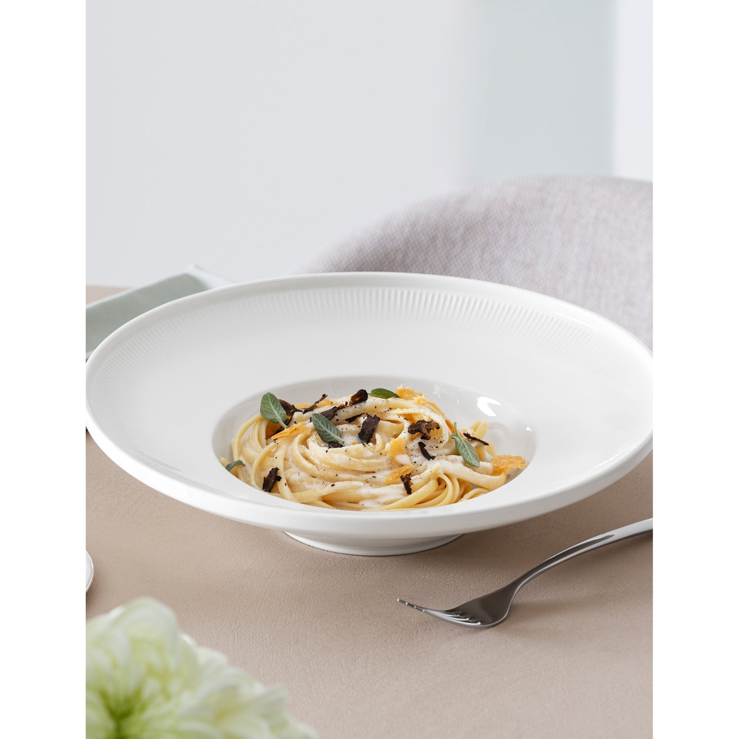 Villeroy & Boch Afina deep porcelain plate 25cm, imported from the UK