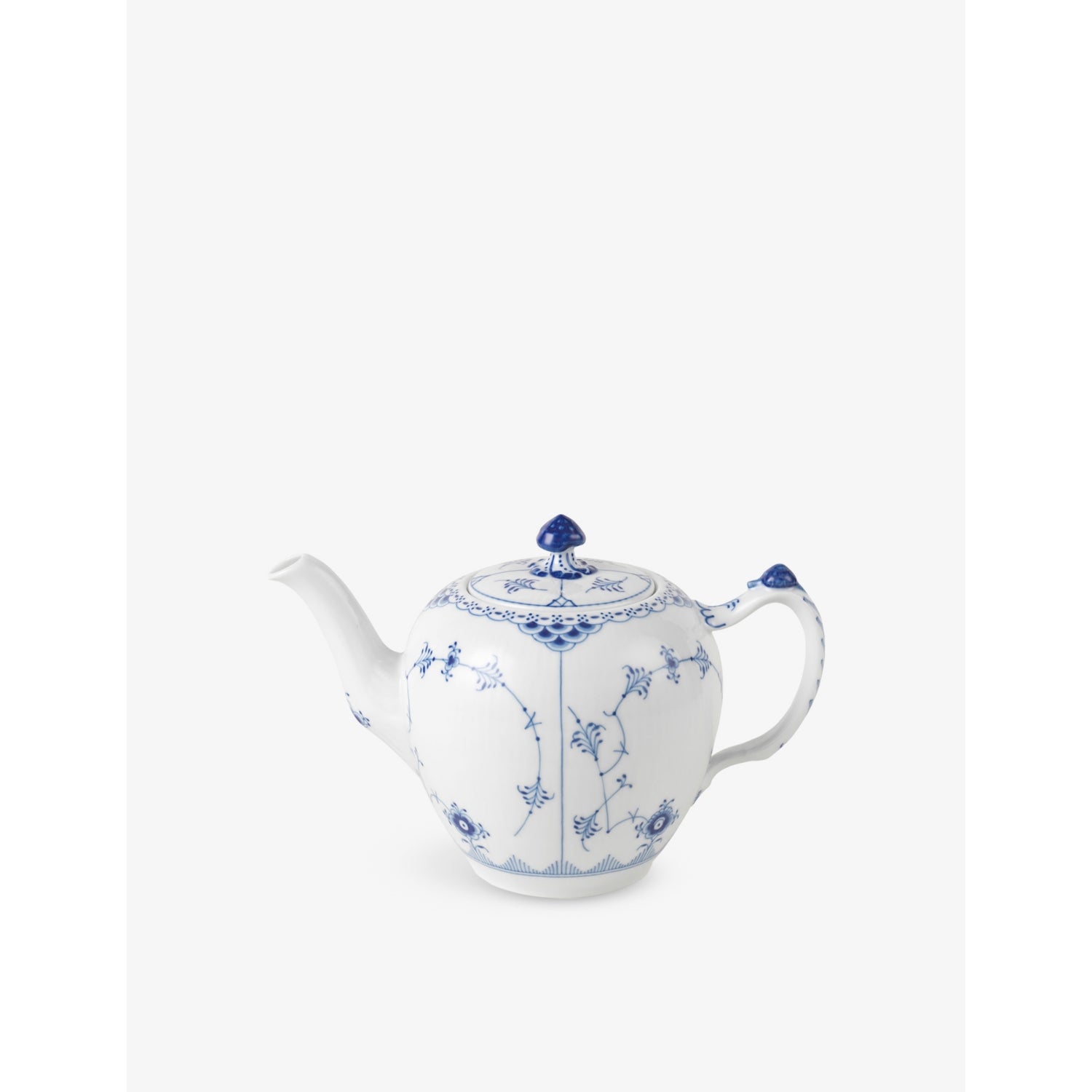 Royal Copenhagen Blue Fluted Half Lace porcelain teapot 70cl, UK version
