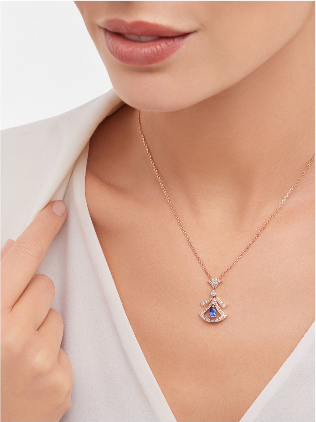 Bvlgari Divas' Dream 0.46ct rose-gold diamond tanzanite pendant (British brand)