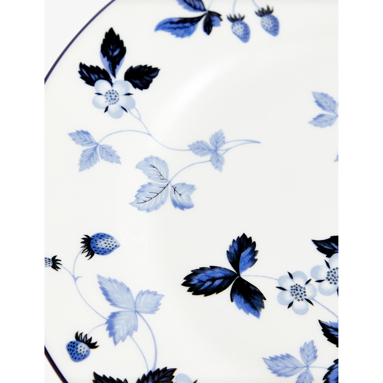 Wedgwood bone china plate Wild Strawberry 20cm, imported from the UK