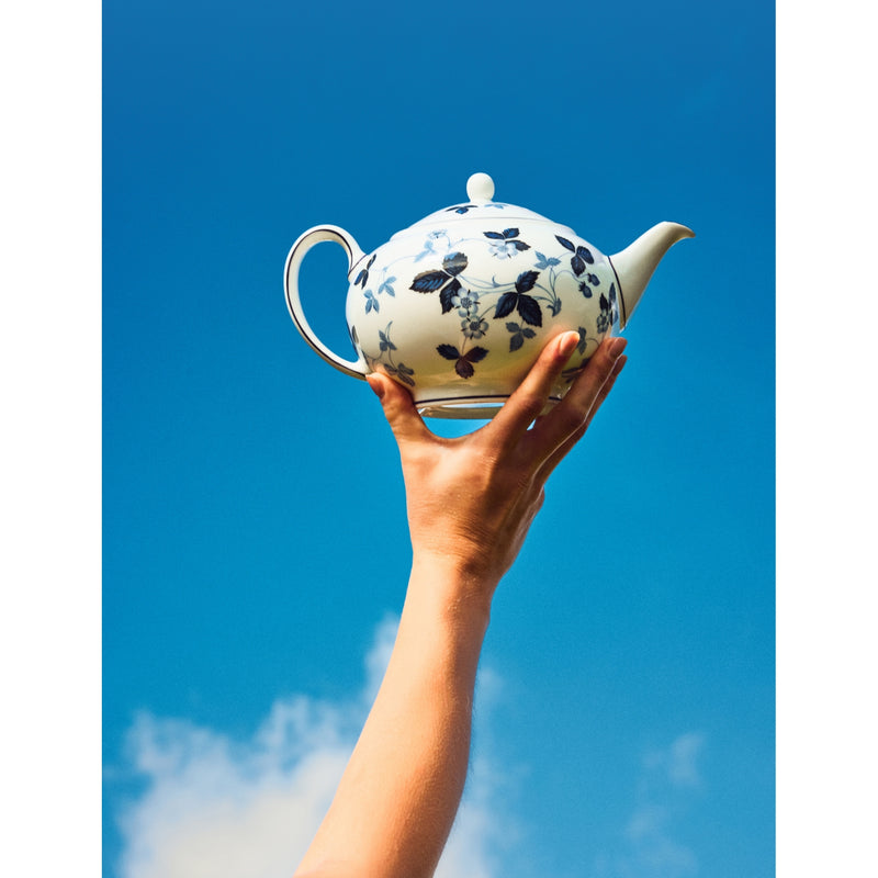 Wedgwood Wild Strawberry bone-china teapot 800ml, imported from the UK