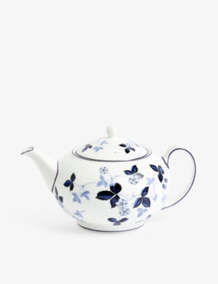 Wedgwood Wild Strawberry bone-china teapot 800ml, imported from the UK