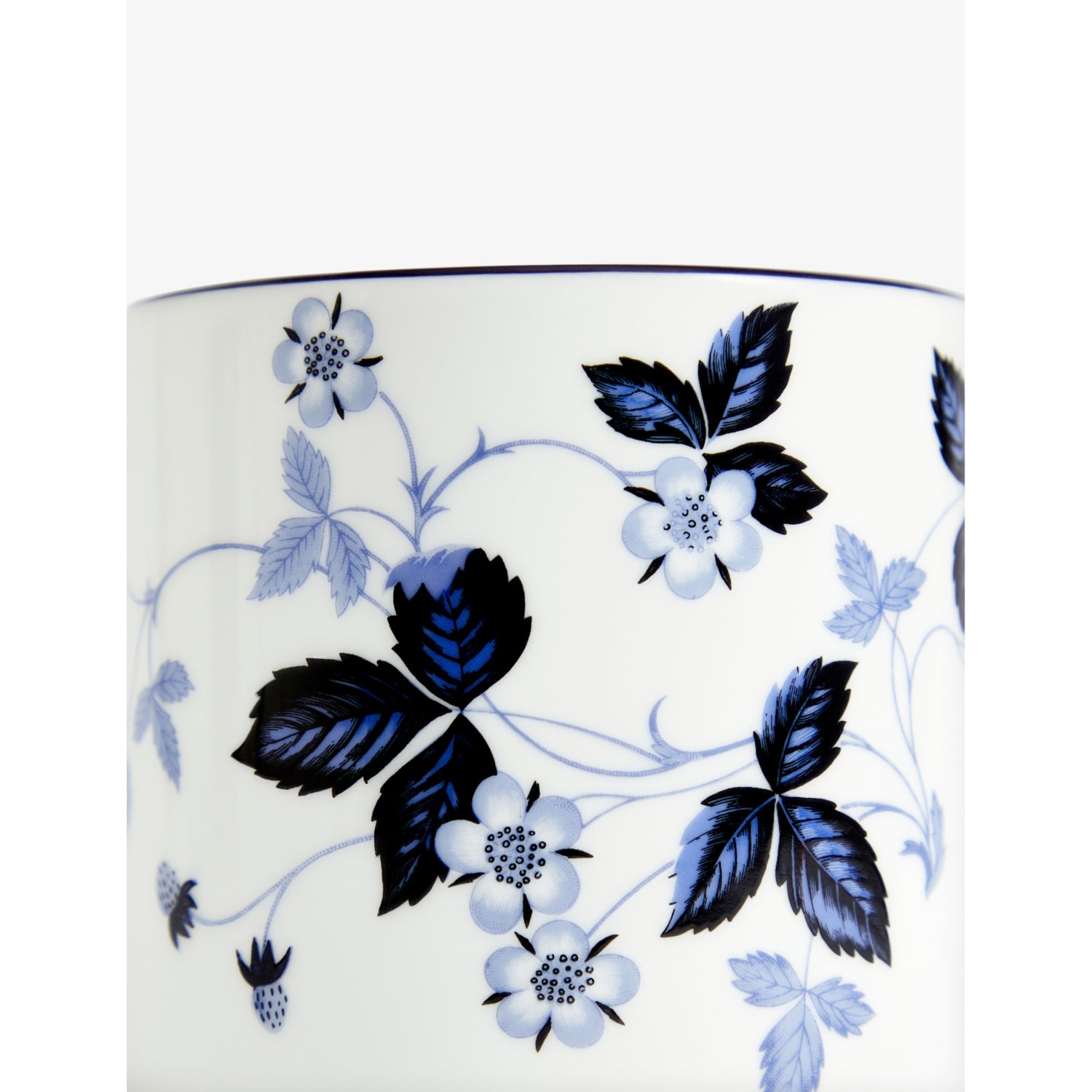 Wedgwood bone china mug Wild Strawberry 326ml, imported from the UK
