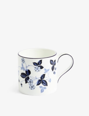 Wedgwood bone china mug Wild Strawberry 326ml, imported from the UK