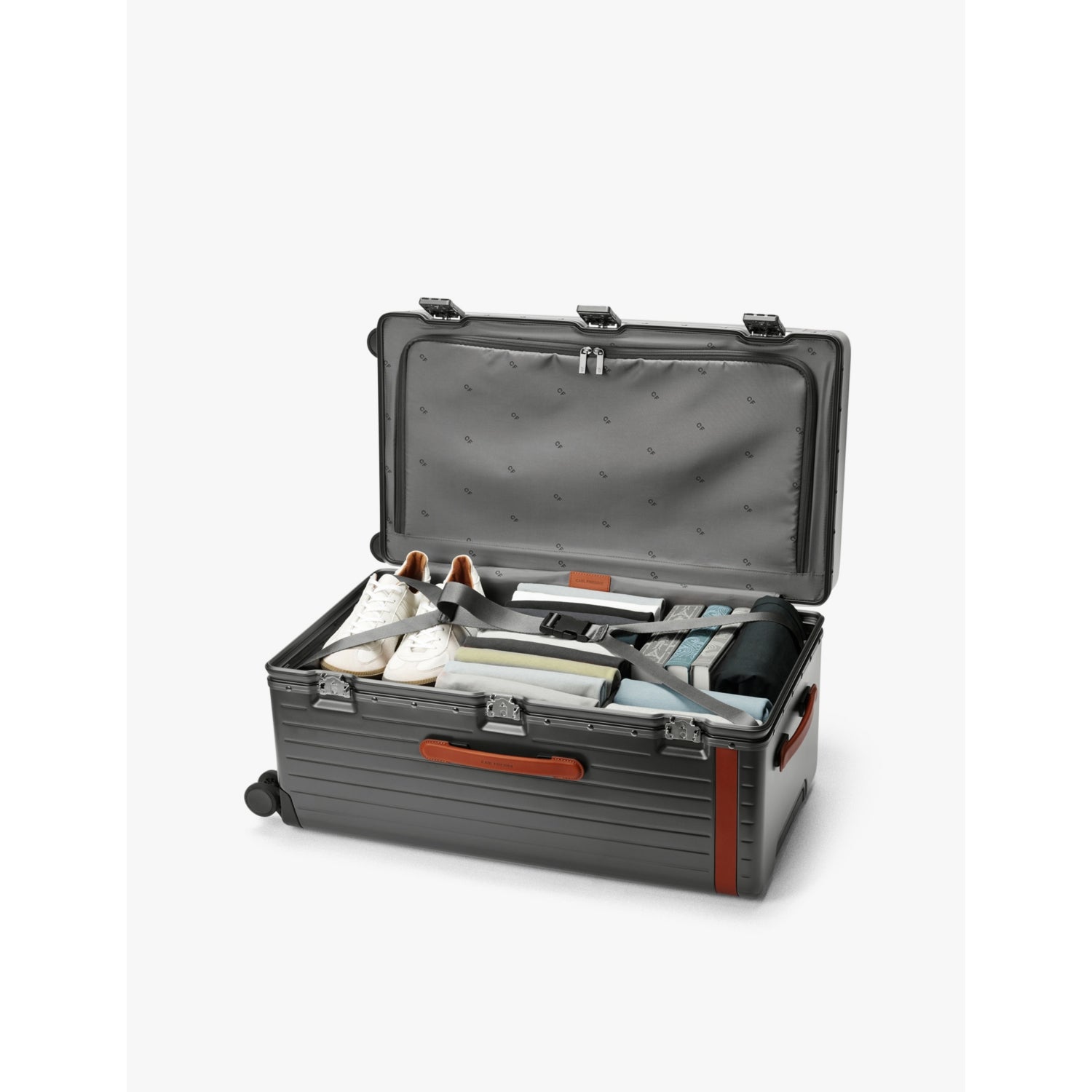 Carl Friedrik The Trunk suitcase 73cm, imported from the UK
