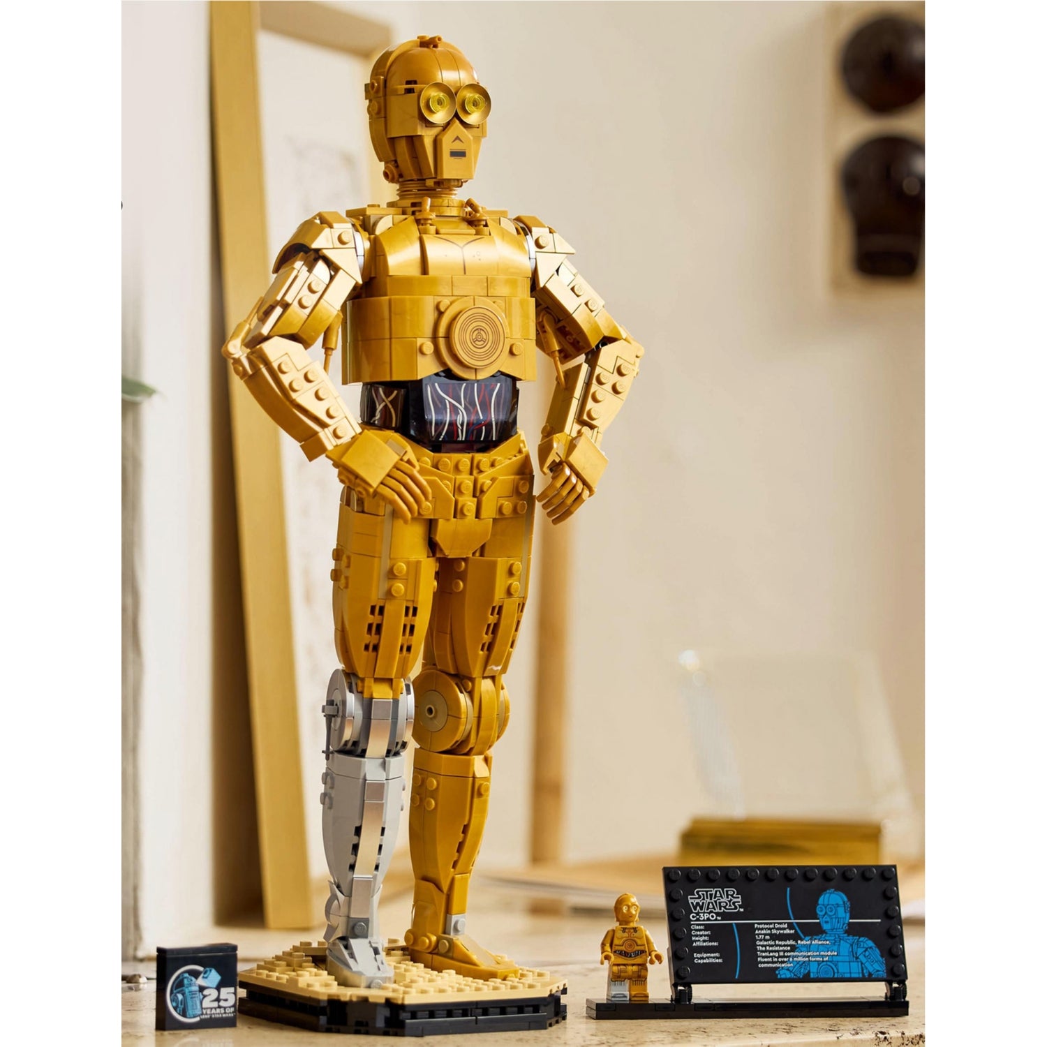 LEGO Star Wars C-3PO playset 75398 1138 pieces, imported from the UK
