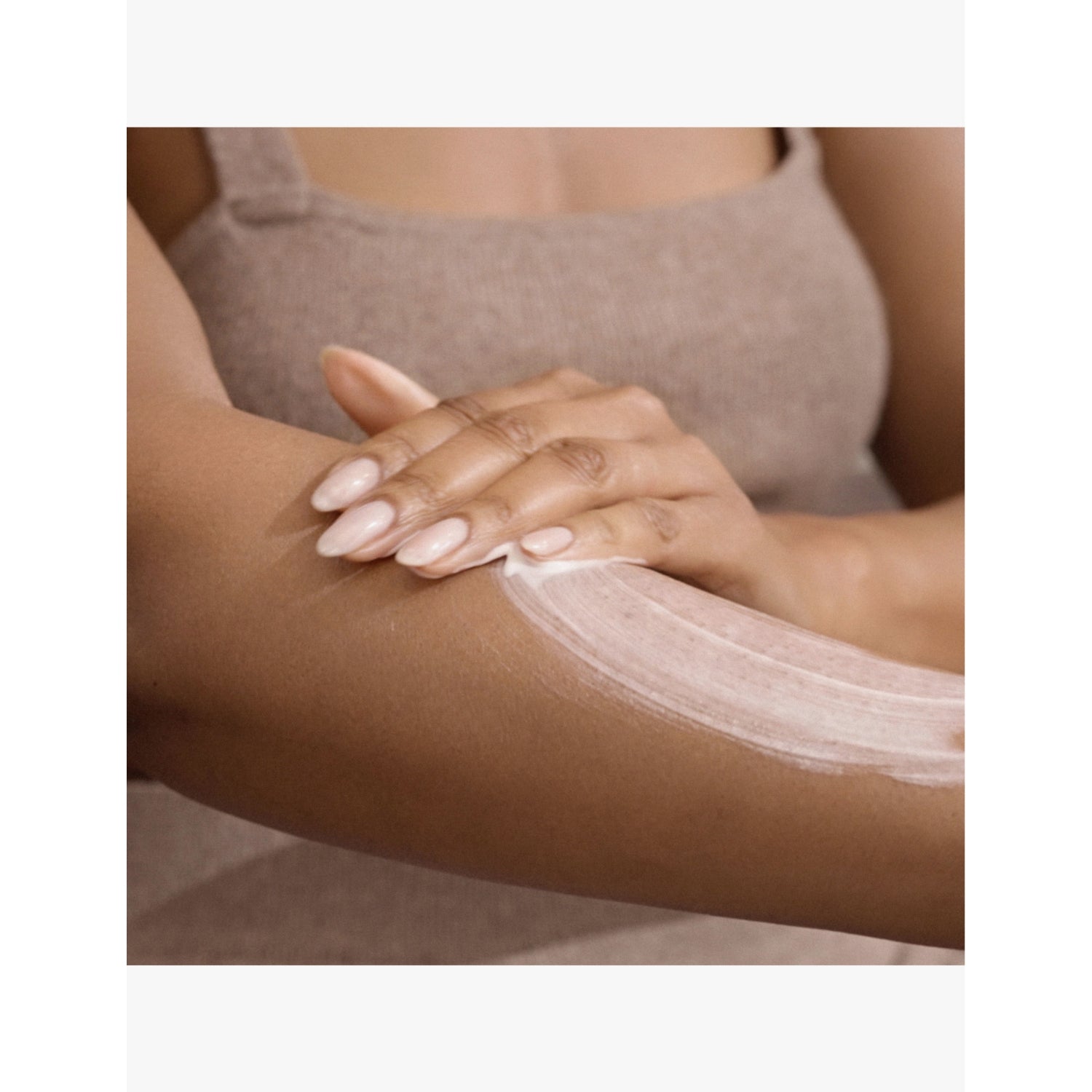 Rose scented body lotion 300ml with Vitamin C and E - British product