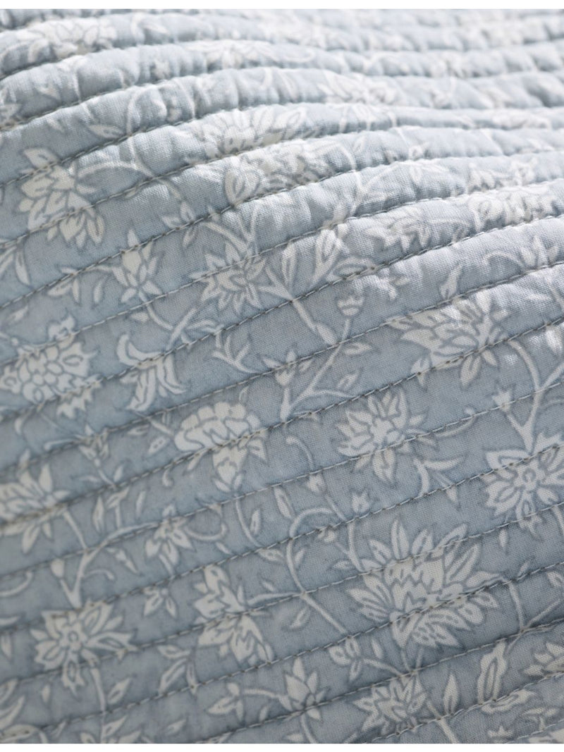 The White Company floral-print super king cotton quilt (British brand)