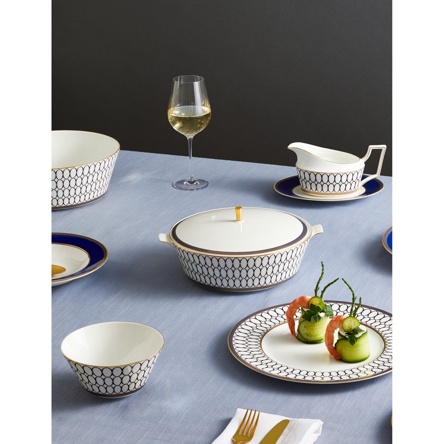 Wedgwood bone china pasta bowl 24cm (British brand)