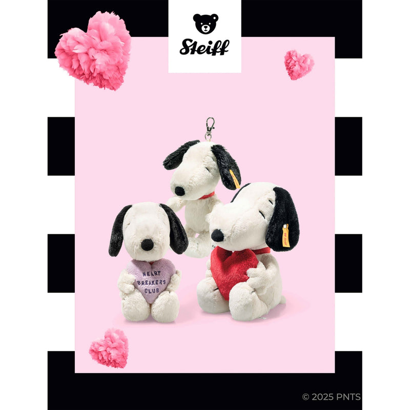 Steiff Snoopy Heartbreakers Club soft toy 22cm, UK version