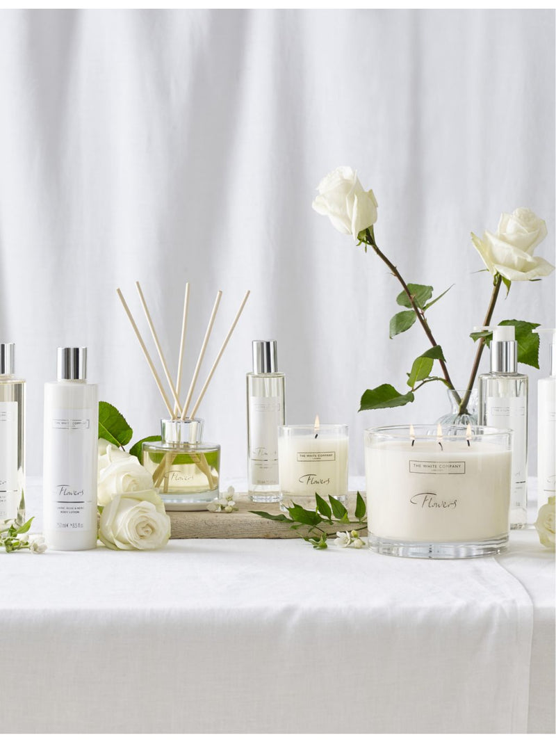 The White Company Flowers hand and nail gift set 250ml - British product