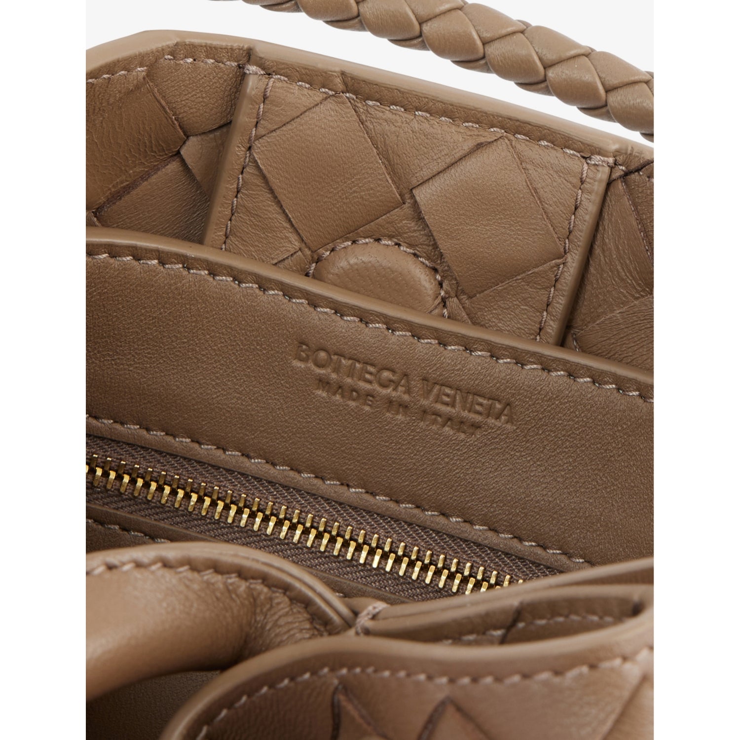 Bottega Veneta small top-handle bag 19cm (British brand)