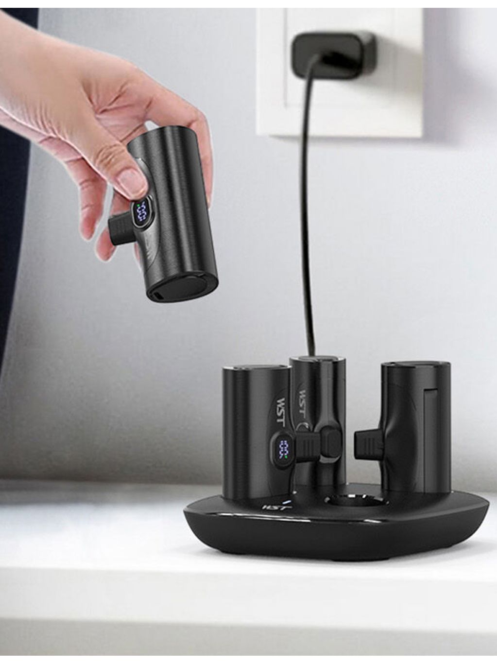 techBAR USB-C powerbank docking station with four powerbanks - British product