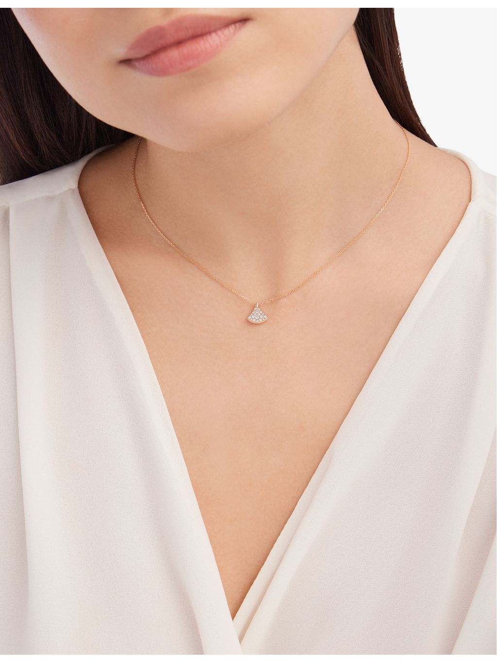 Bvlgari Divas' Dream rose gold diamond necklace 0.47ct (British brand)