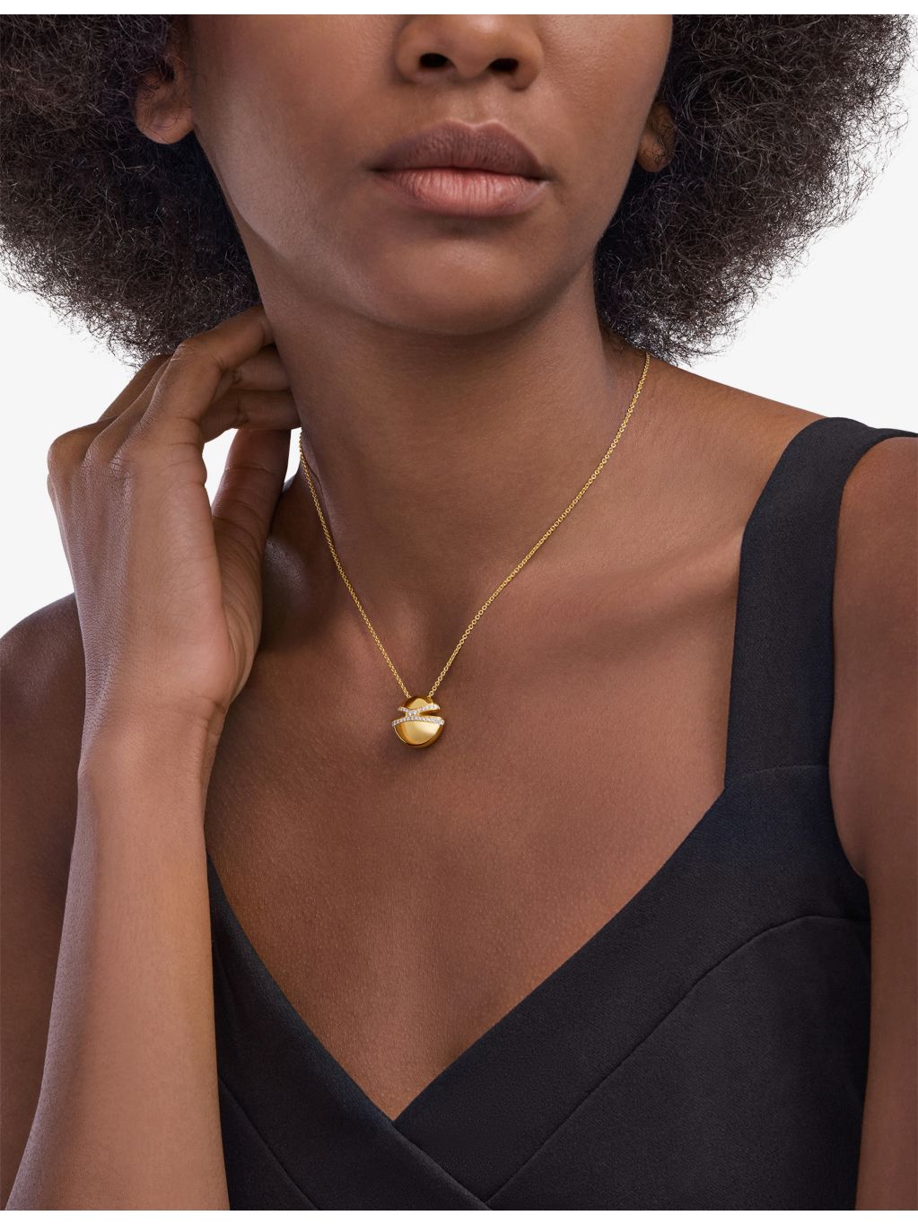 Bvlgari pavé diamond pendant necklace in 18ct yellow gold (British brand)