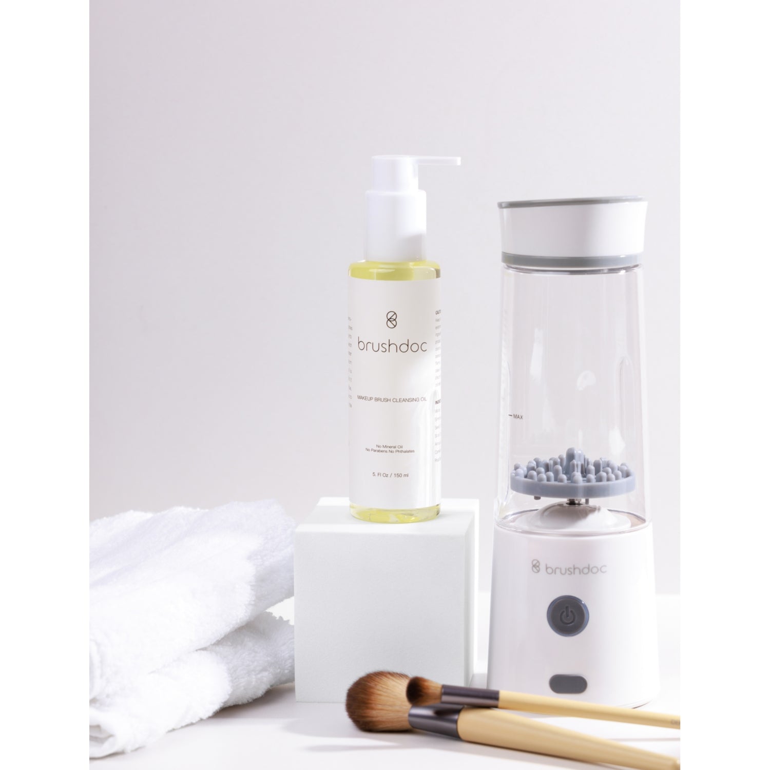 Brushdoc makeup brush cleansing oil 150ml (British brand)