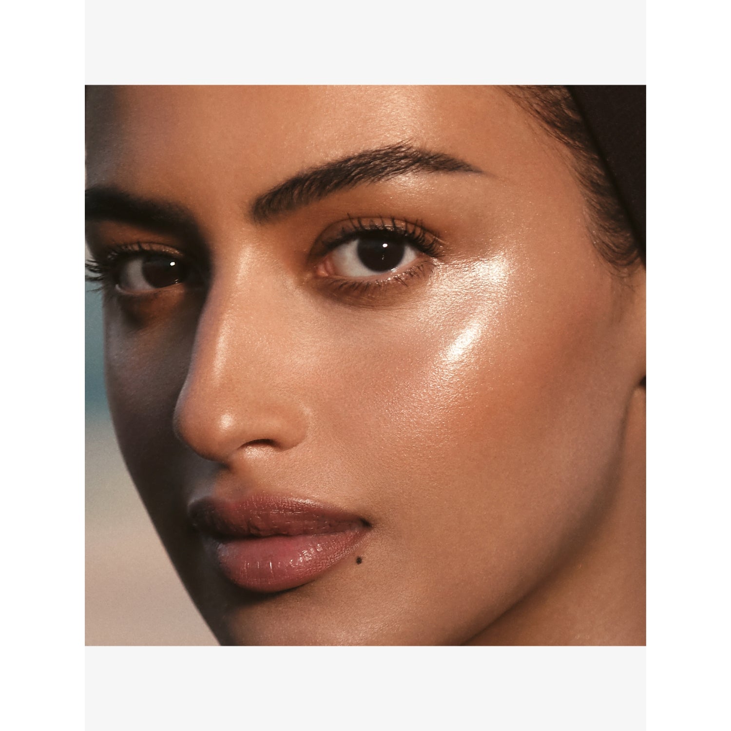 Moonglaze Sheers highlighter stick 7g (British brand)