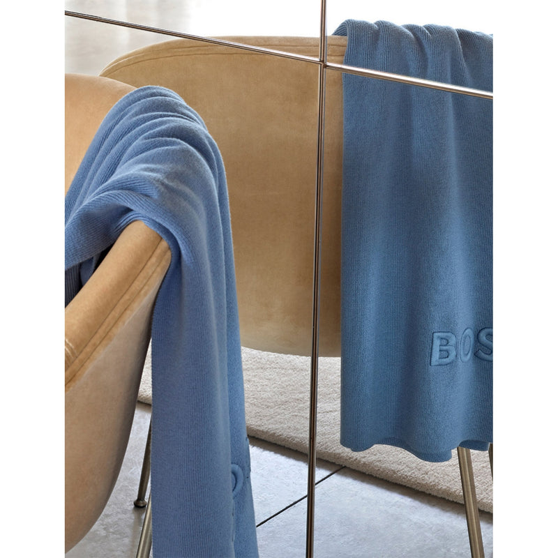 BOSS knitted throw logo-embroidered 170cm x 130cm, UK version