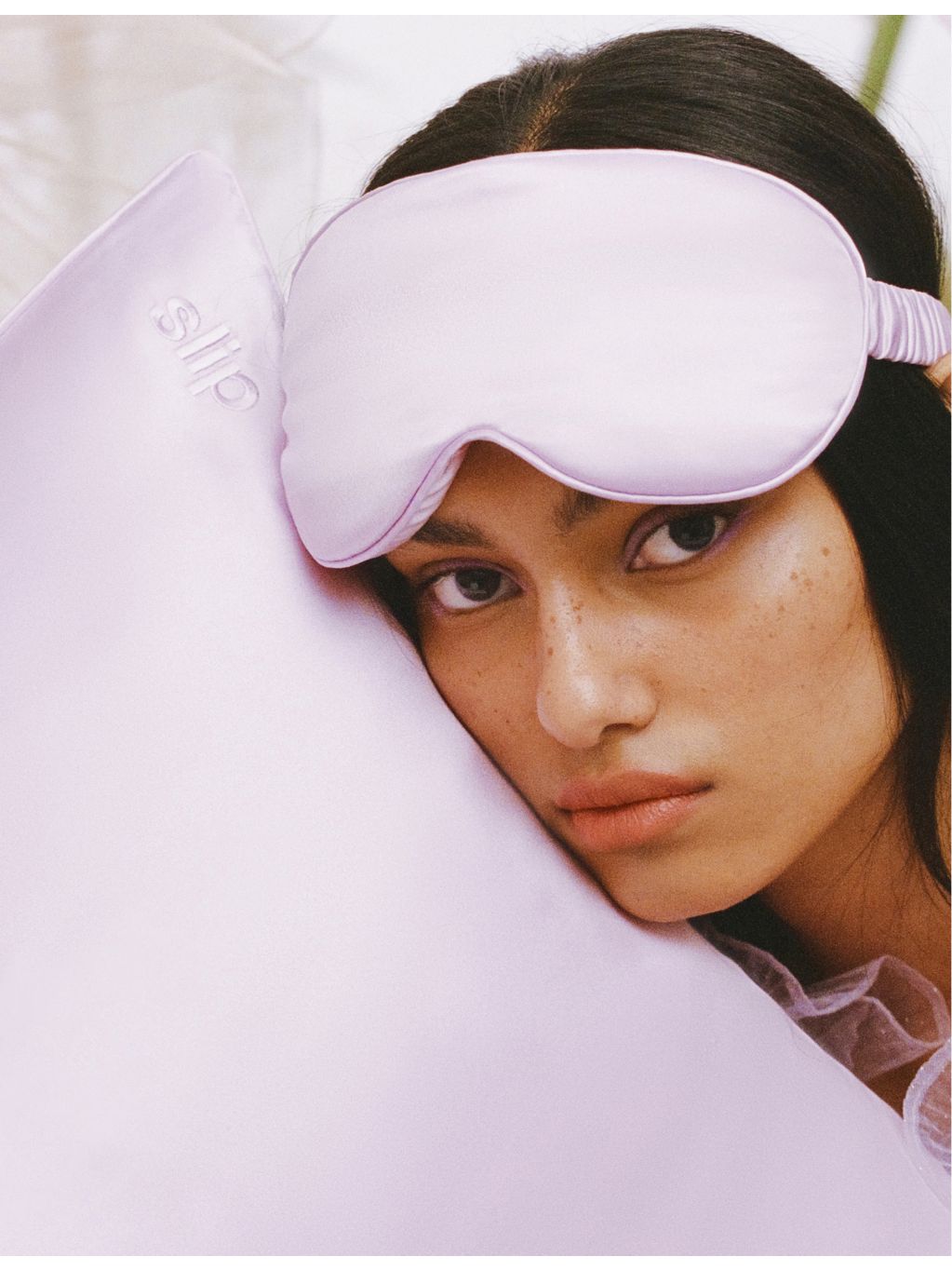Lovely Lashes contour silk sleep mask (British brand)