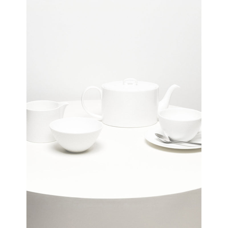 Wedgwood textured Gio bone china bowl 18cm, imported from the UK