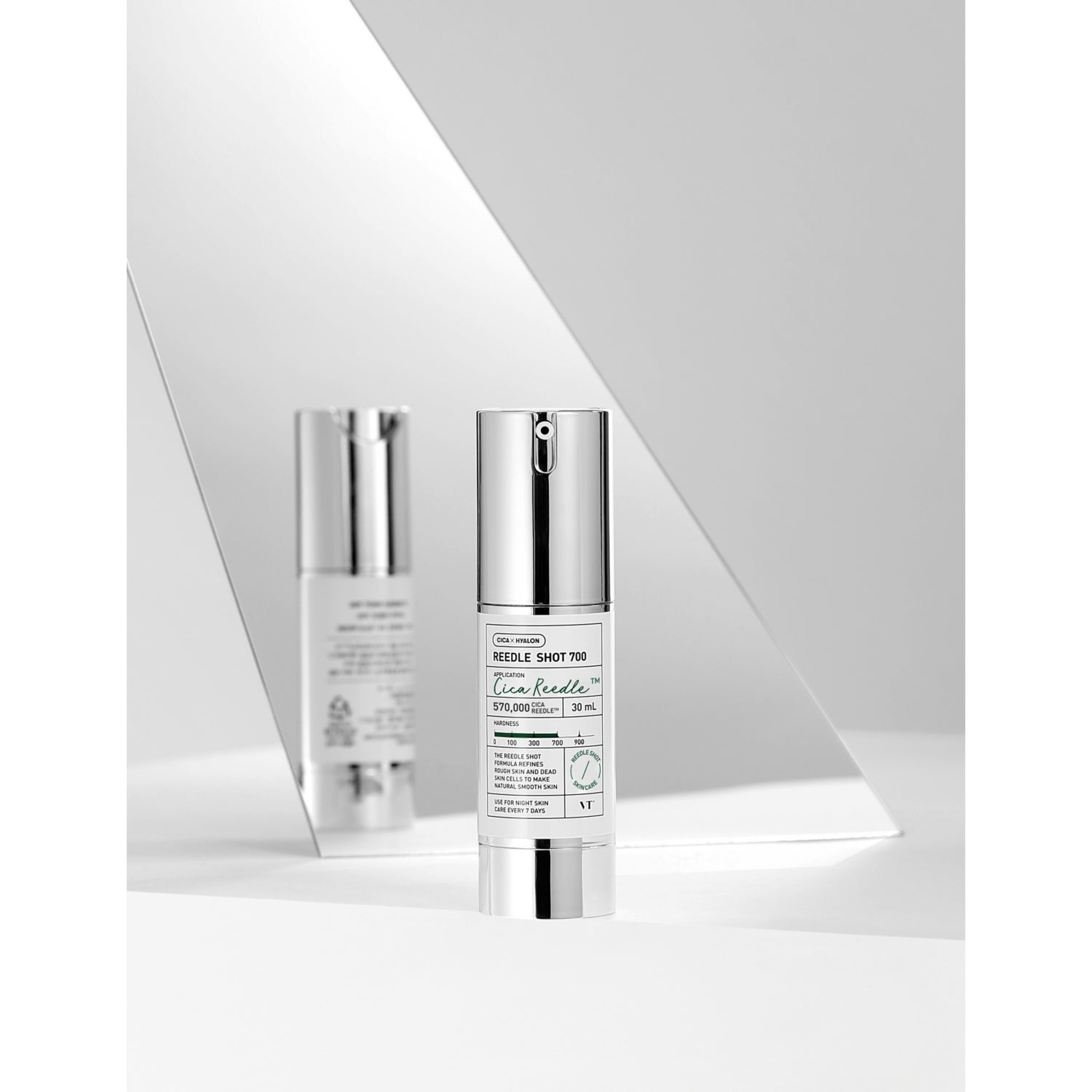 VT Cosmetics Reedle Shot 700 ampoule 30ml (British brand)