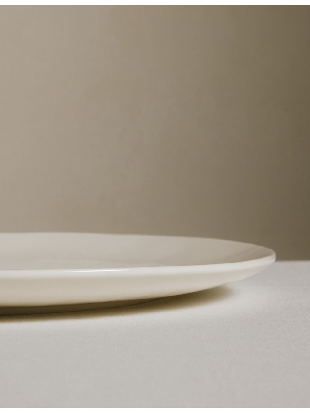 White Company Burnham porcelain dinner plate 27.5cm, UK version