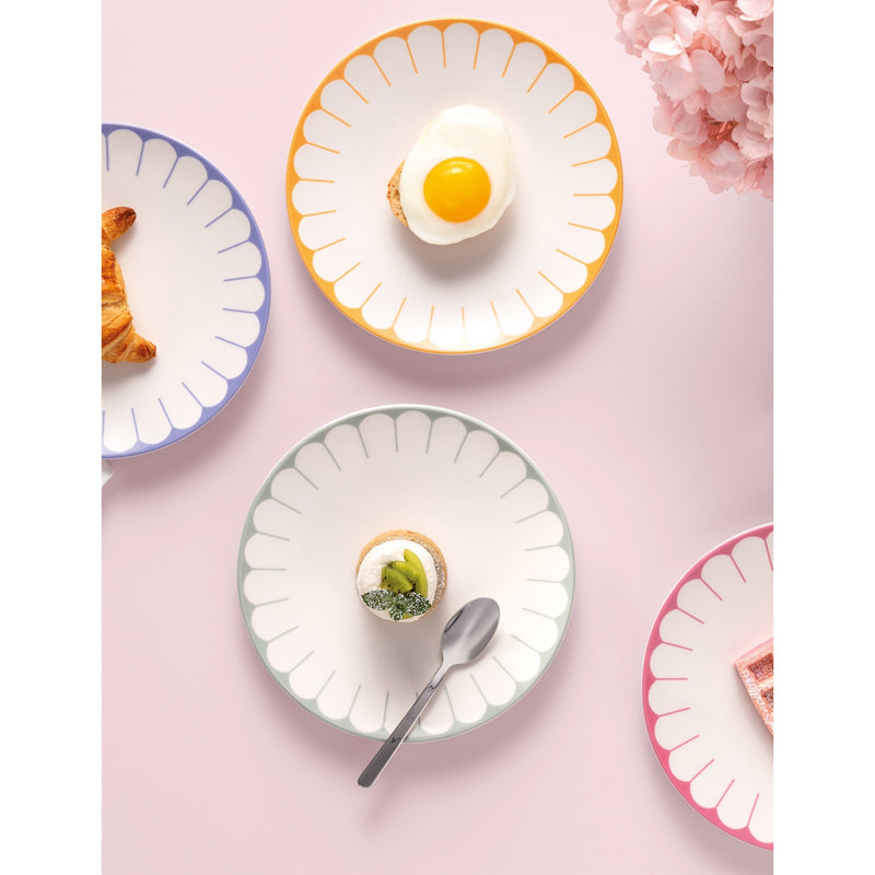 Villeroy & Boch Fleur porcelain breakfast plate 21cm, imported from the UK