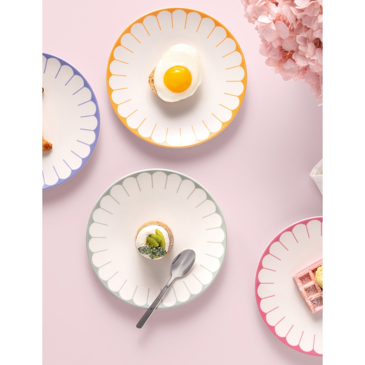 Villeroy & Boch Fleur Cassis porcelain dessert plate 21.2cm (British brand)